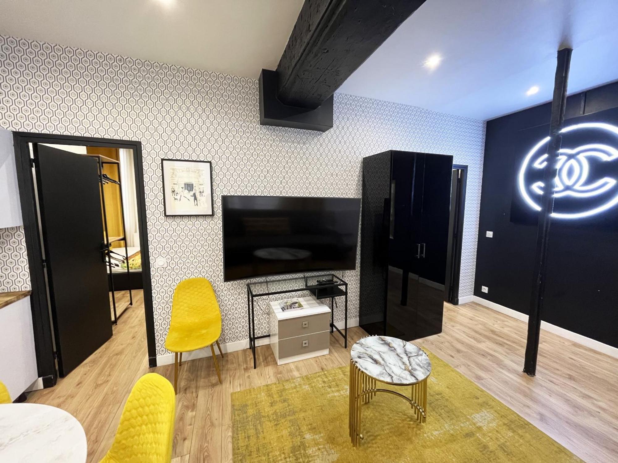 Urban Flat 157 - Coco Chanel Flat In Montorgueil Parijs Buitenkant foto